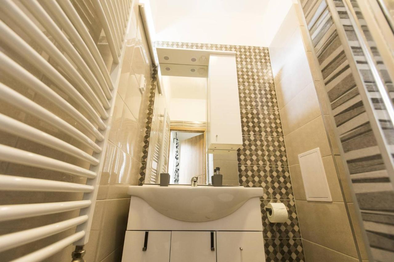 Aqua Stellar Apartment Szeged Exterior photo