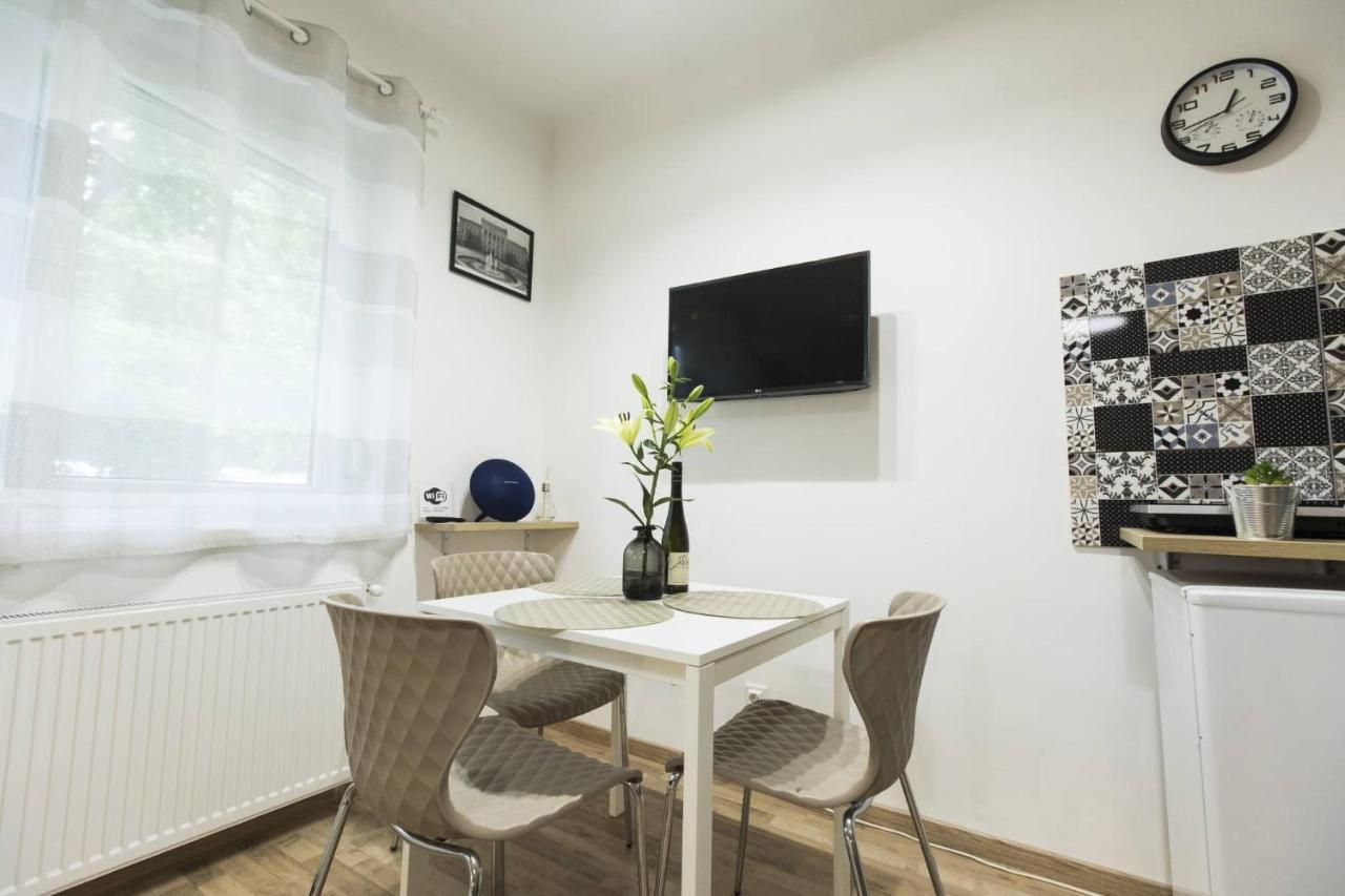Aqua Stellar Apartment Szeged Exterior photo